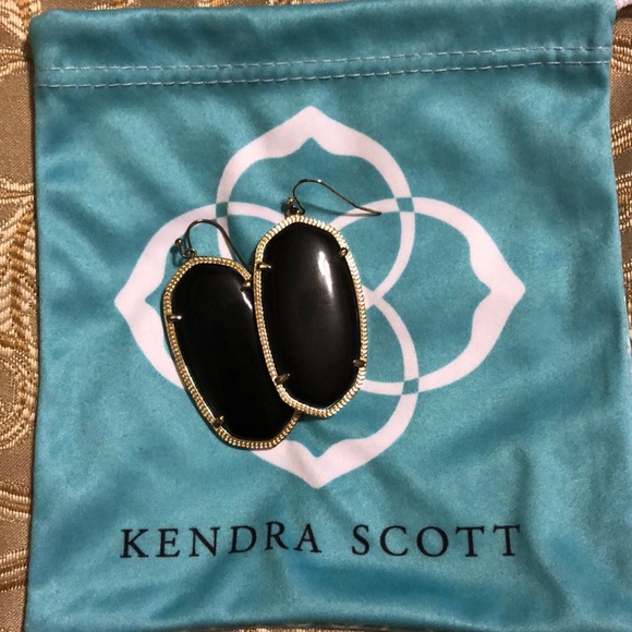 Kendra Scott earring - Picture 1 of 1